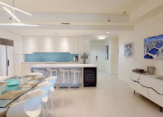 Ritz-Carlton Residence #502 - Image 2