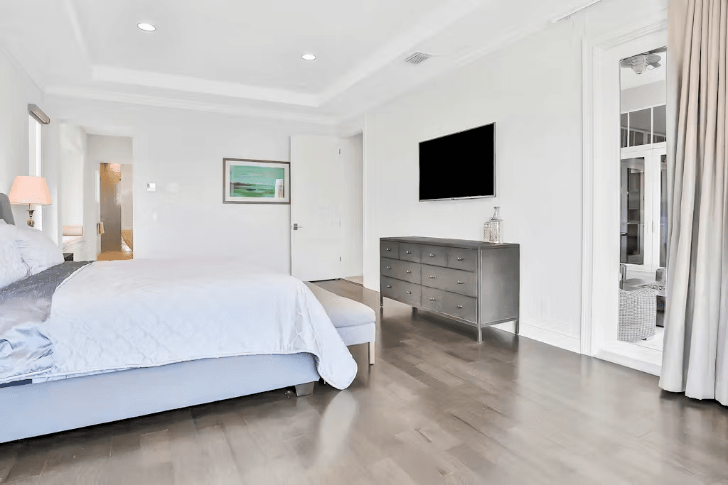 Island Estate Waterfront Villa - Image 28