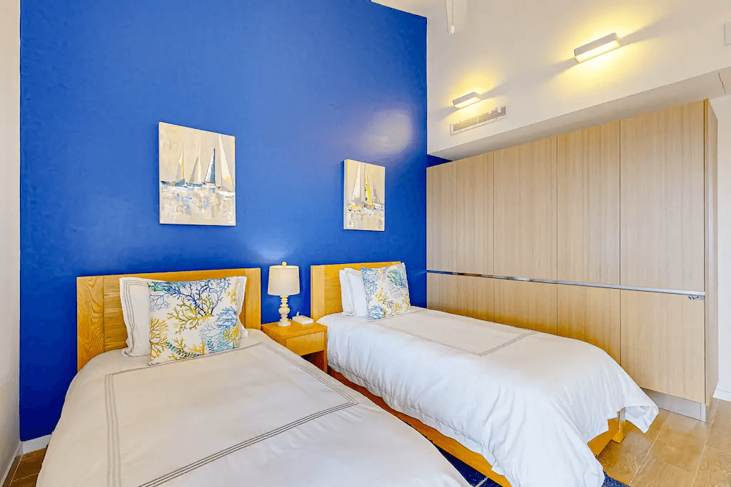 Blue House 305 - Image 20