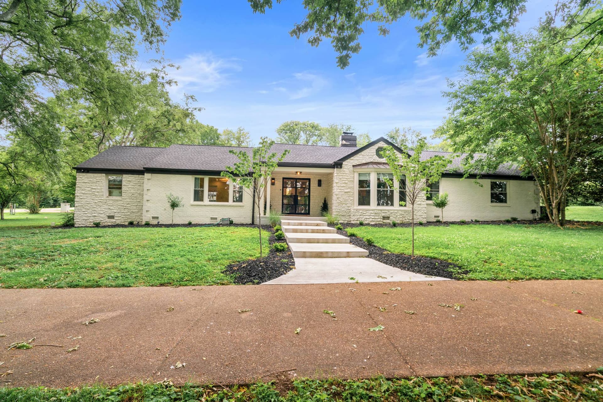 Nashville Entertainer - Image 5