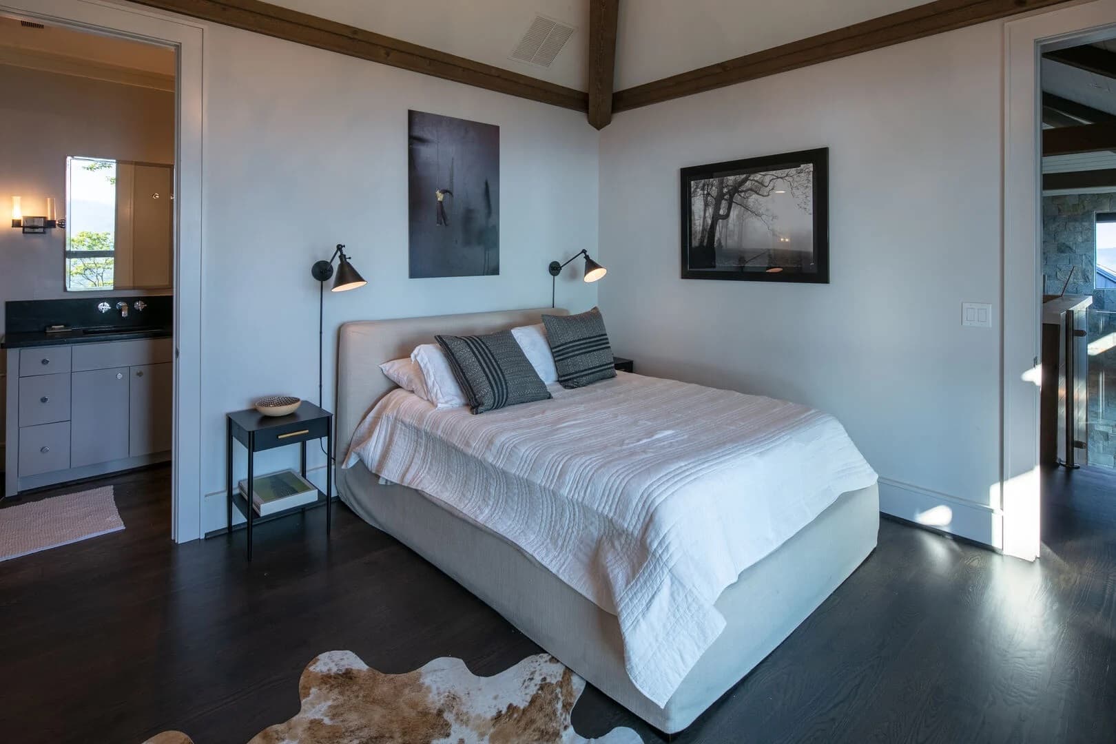 Outside Inn Place - Image 28