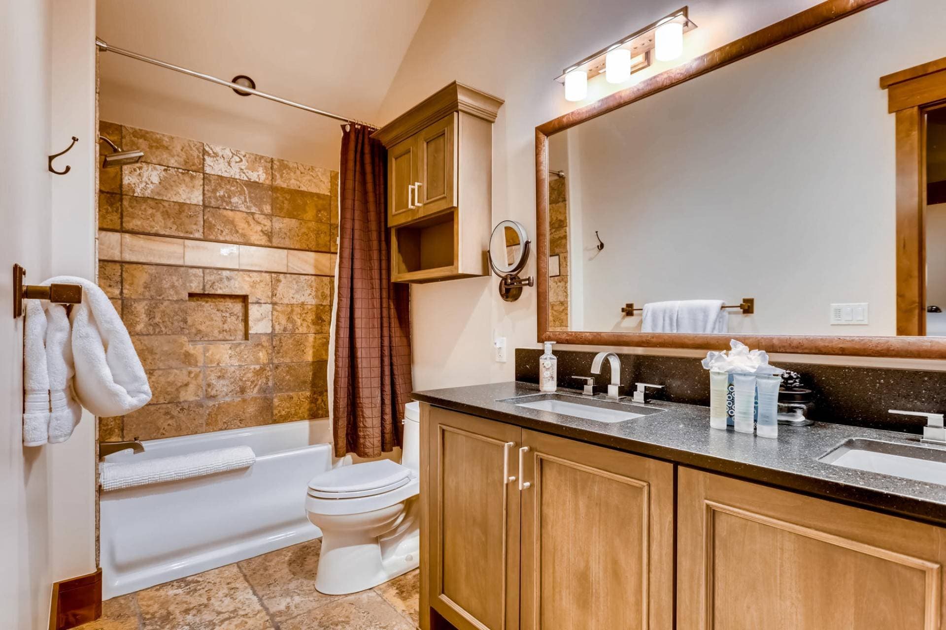 Monarch Place - Image 23