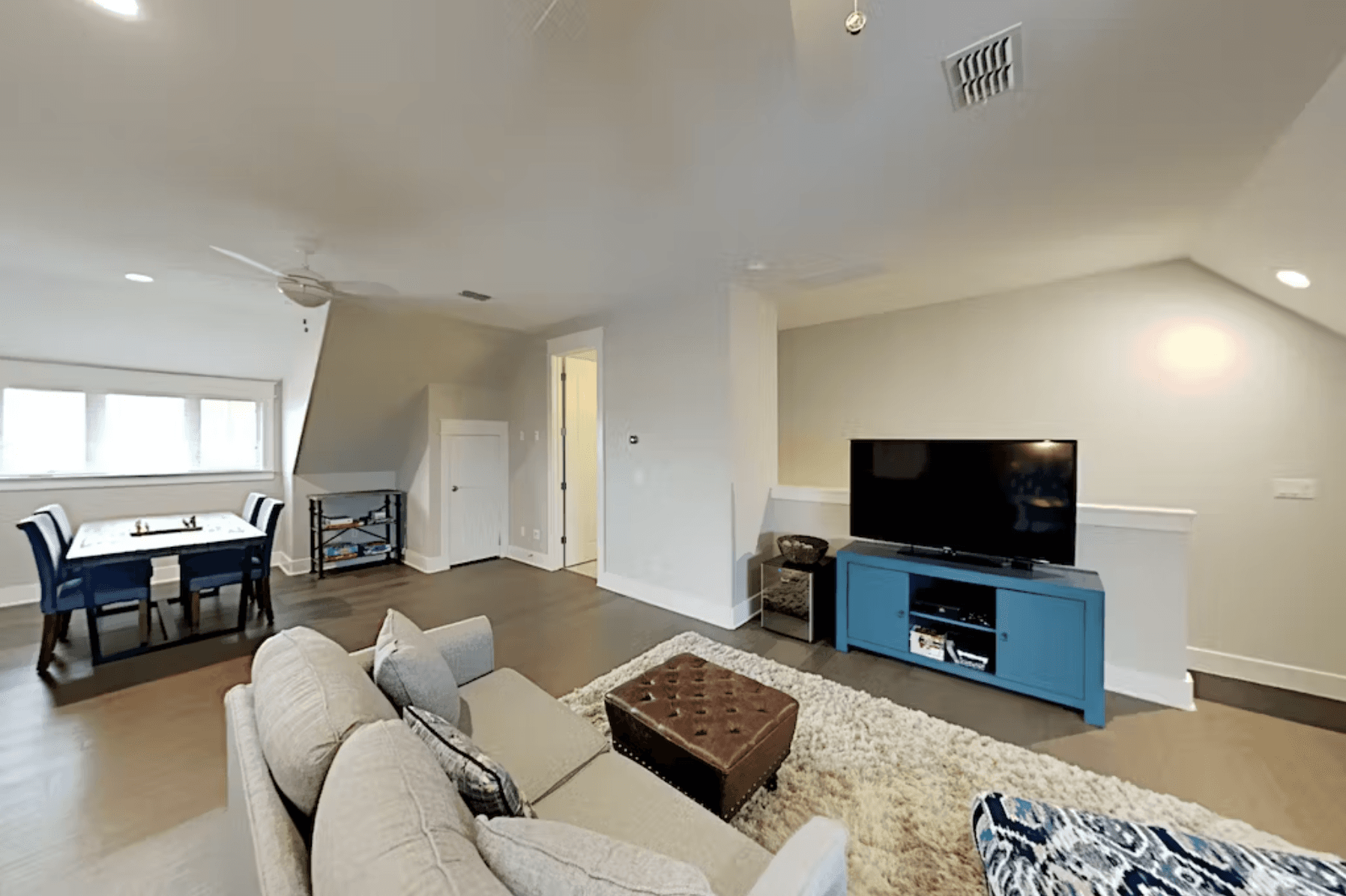 Parrots Cove - Image 21