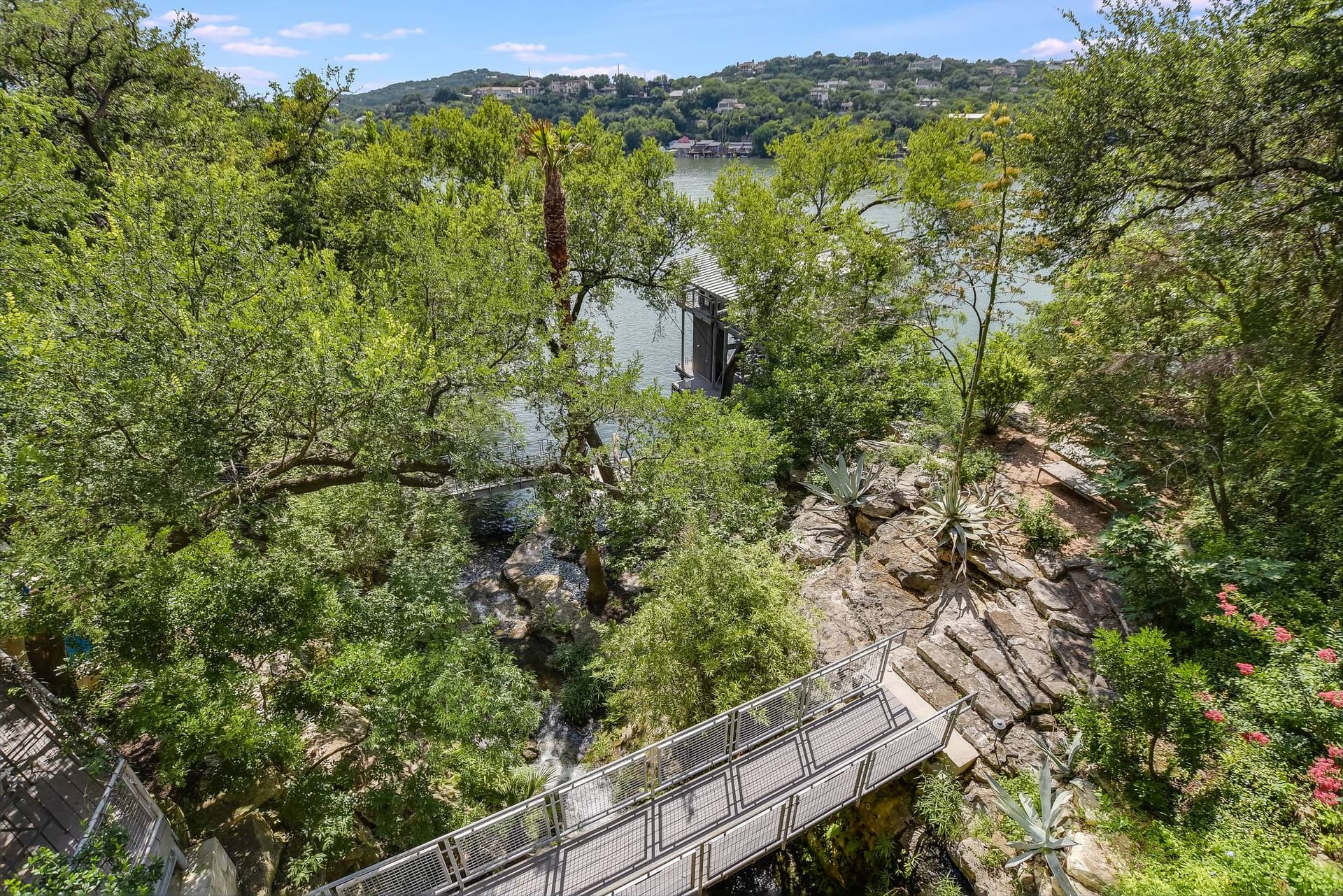 Waterfalls on the Lake Villa - Image 53