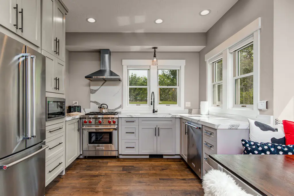 Alpine Retreat Home - Image 8