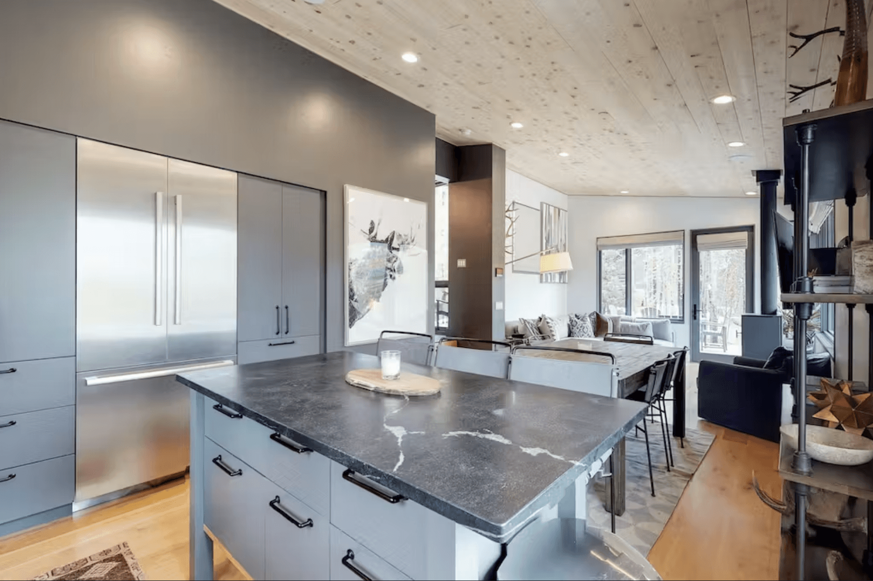 Lake Cabin - Image 3