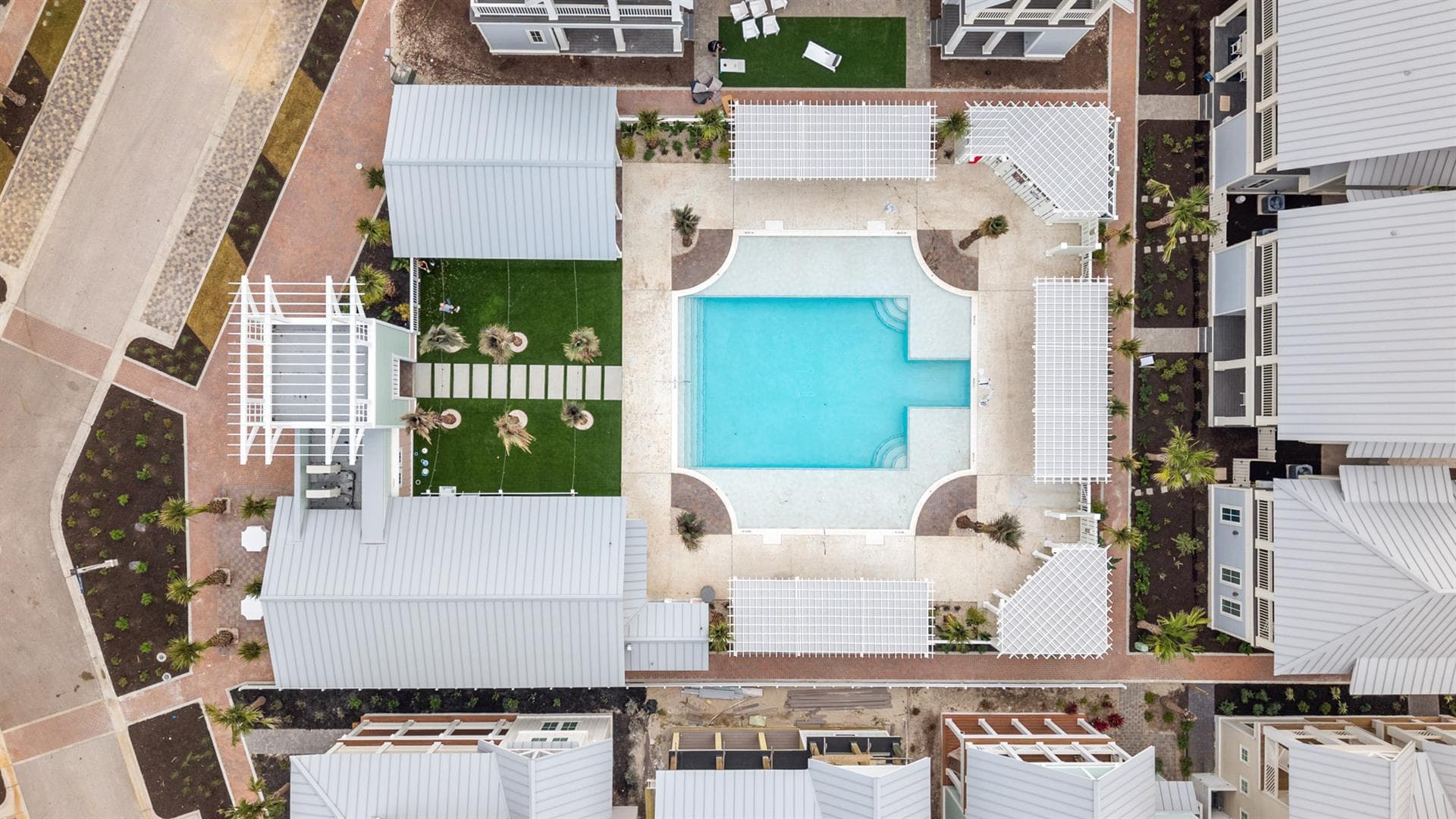 Holiday House - Image 82