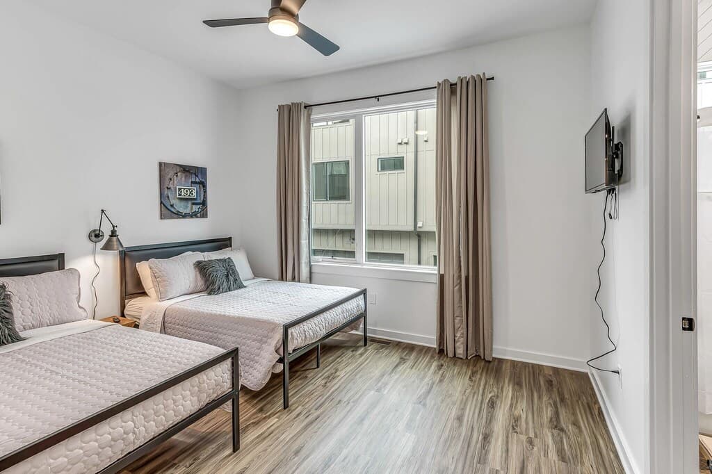 Highland Station - Image 10