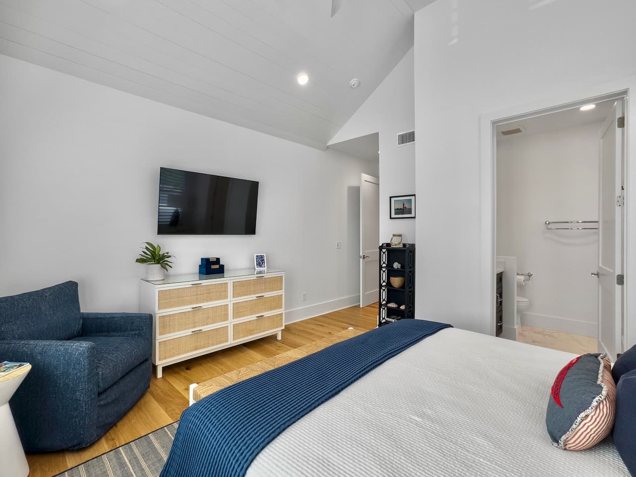 Cameron by the Sea - Image 38