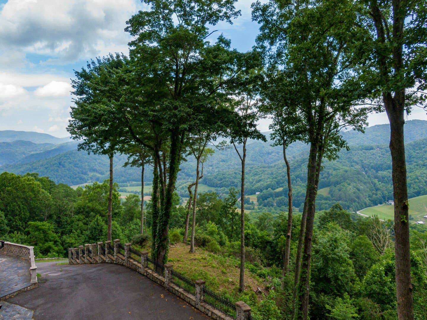 The Castle at Valle Crucis - Image 62
