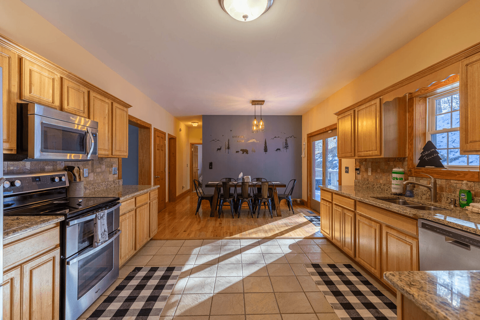 Lazy Bear Inn - Image 3