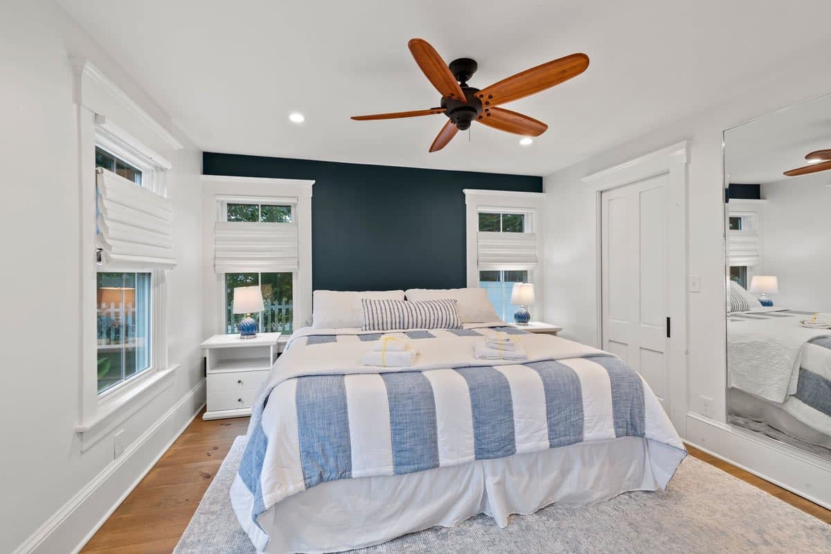 Cross Street Retreat - Image 10