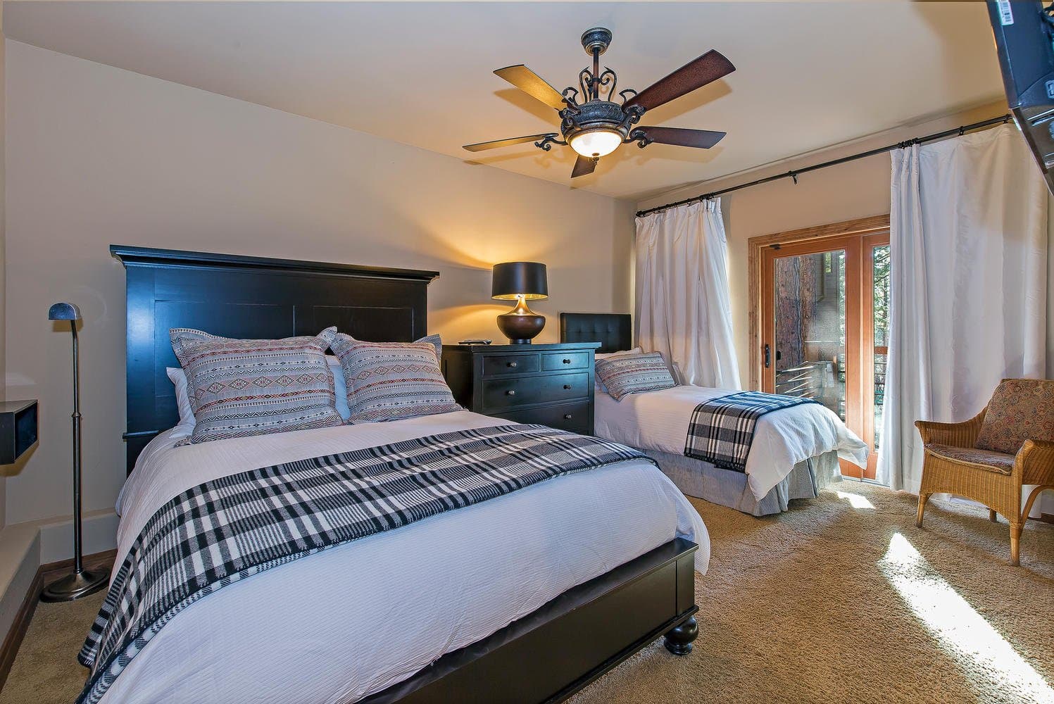 Lariat House - Image 14