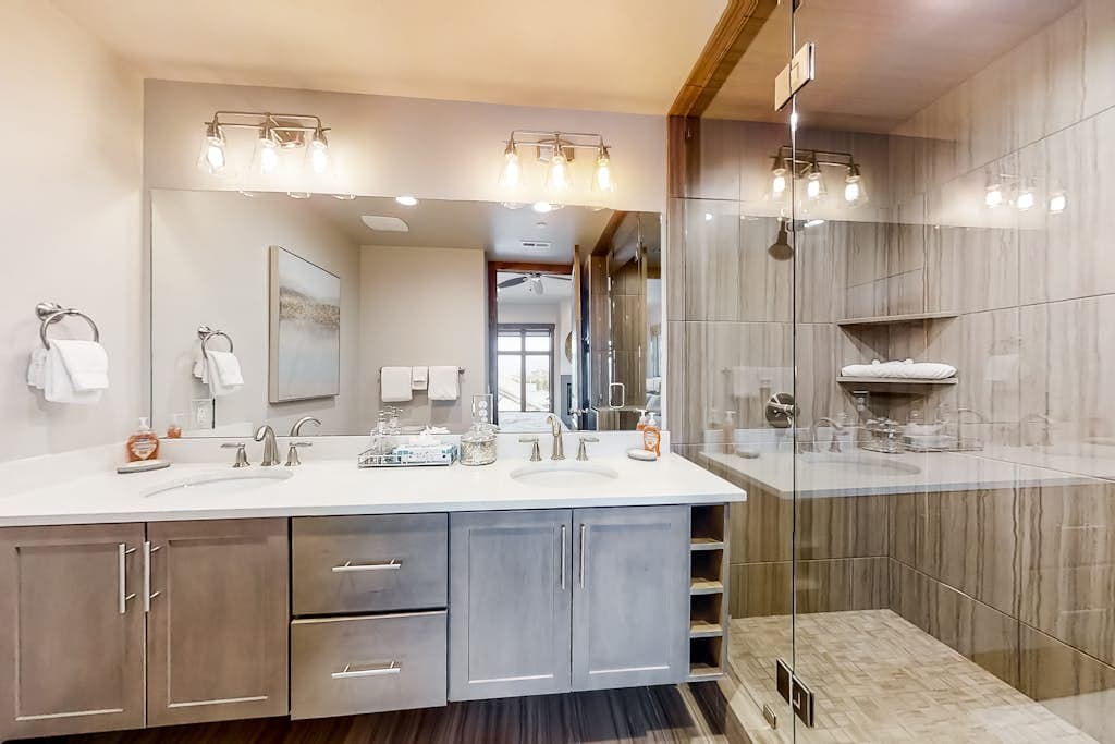 Residence at Canyons Cabriolet Lift - Image 14