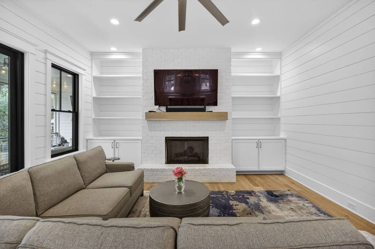 IOP Escape at 26th Avenue - Image 6