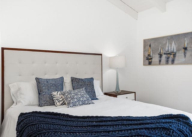 Shore O'Clock - Image 20