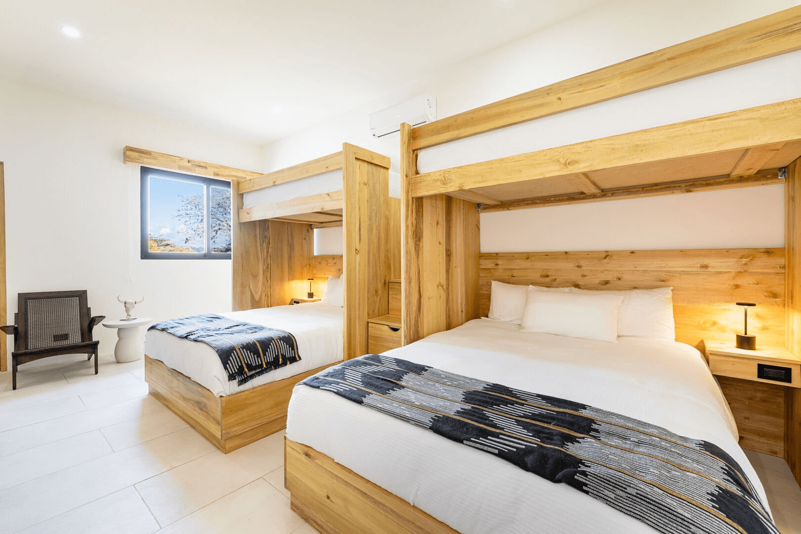 Casa Blanca - Image 19