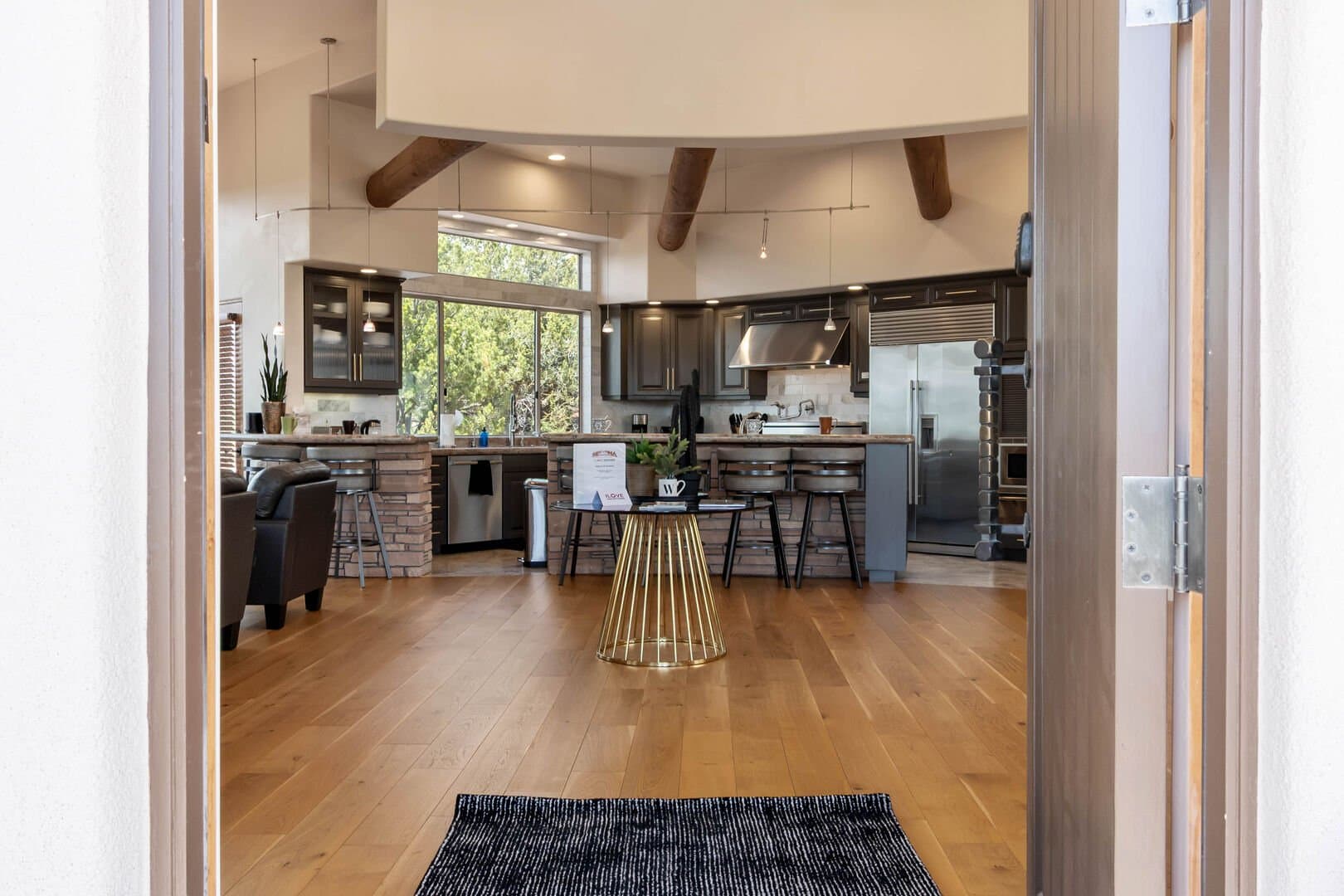 West Chateau - Image 26