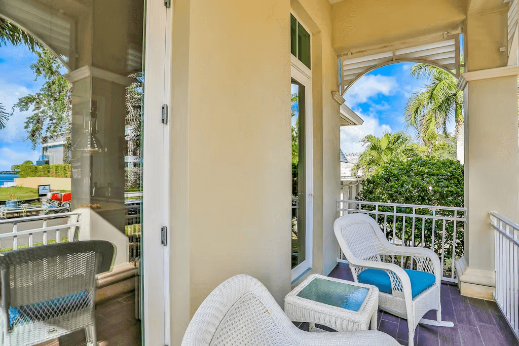 Island Estate Waterfront Villa - Image 35