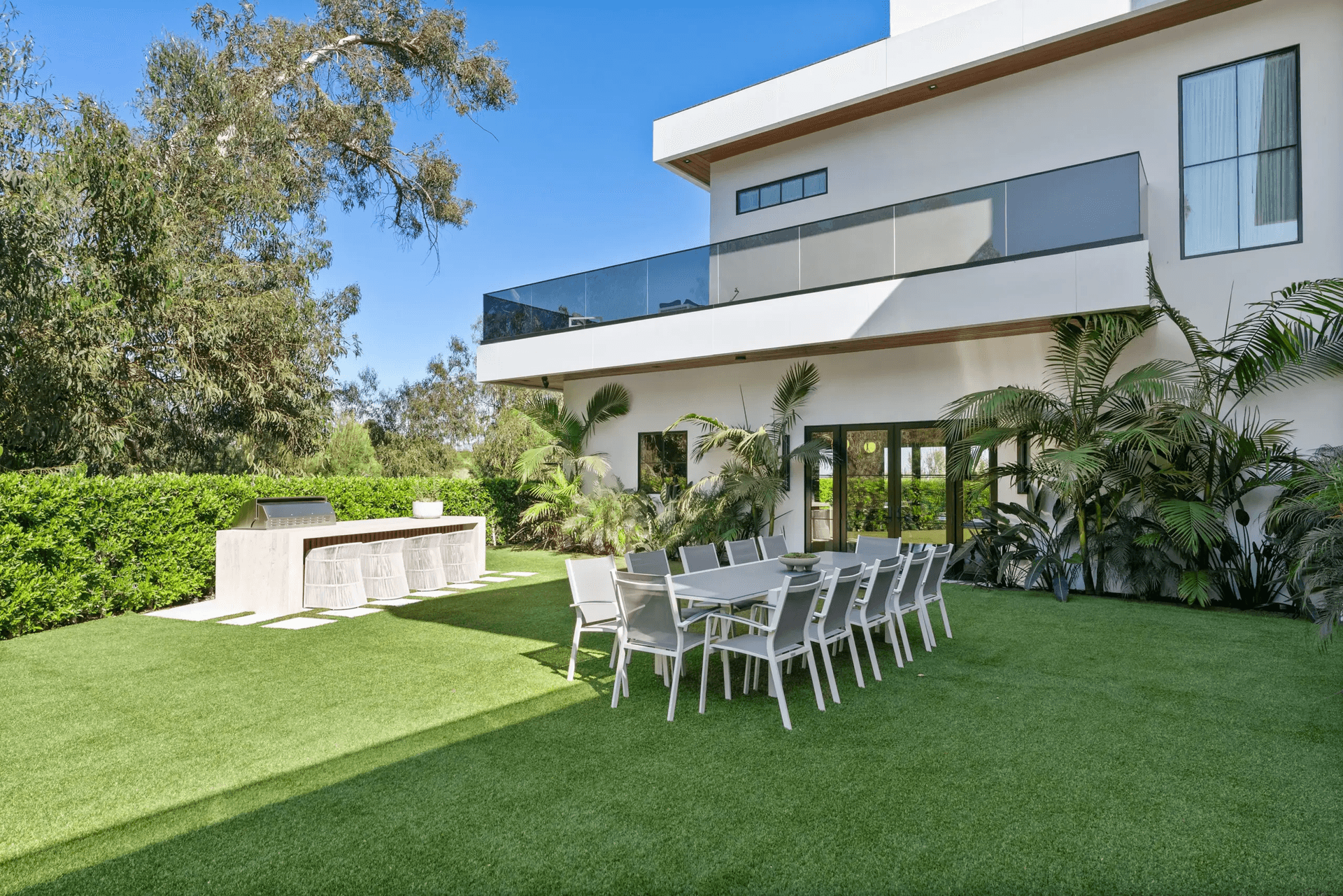 Linda Flora - Image 52