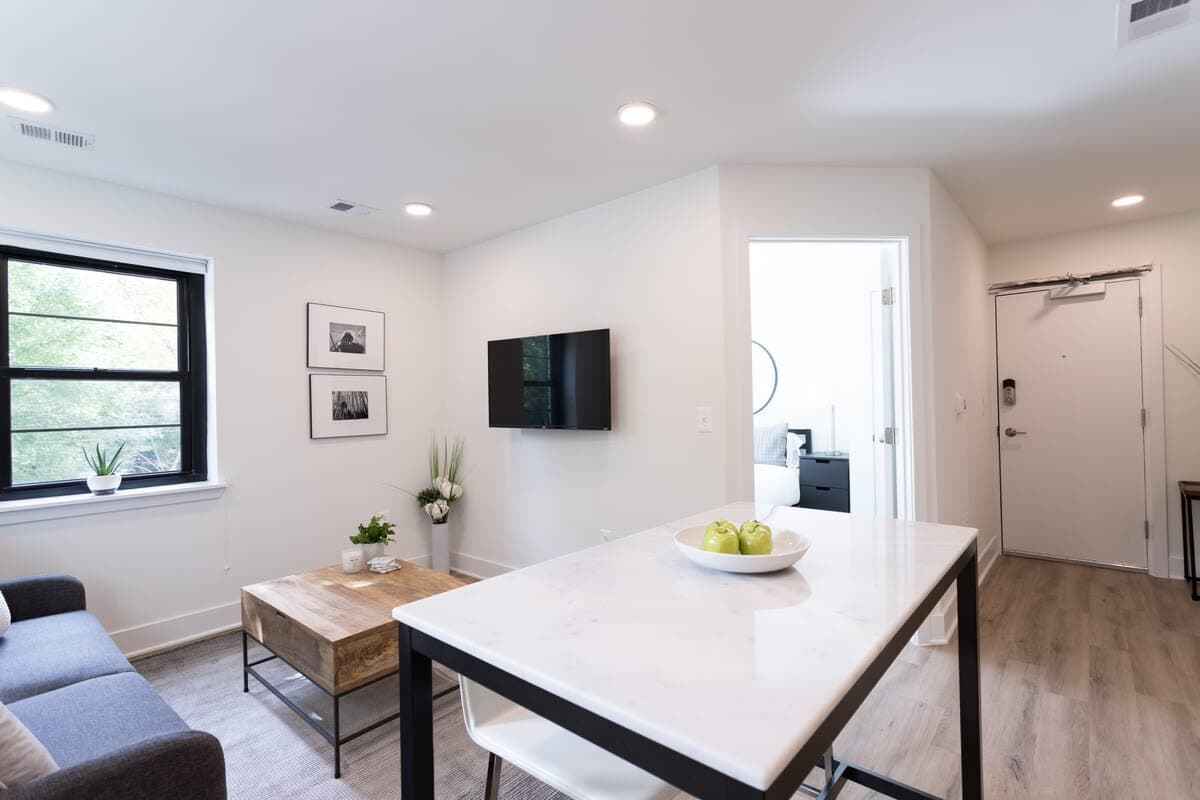 Uplifted Retreat Residence - Image 5