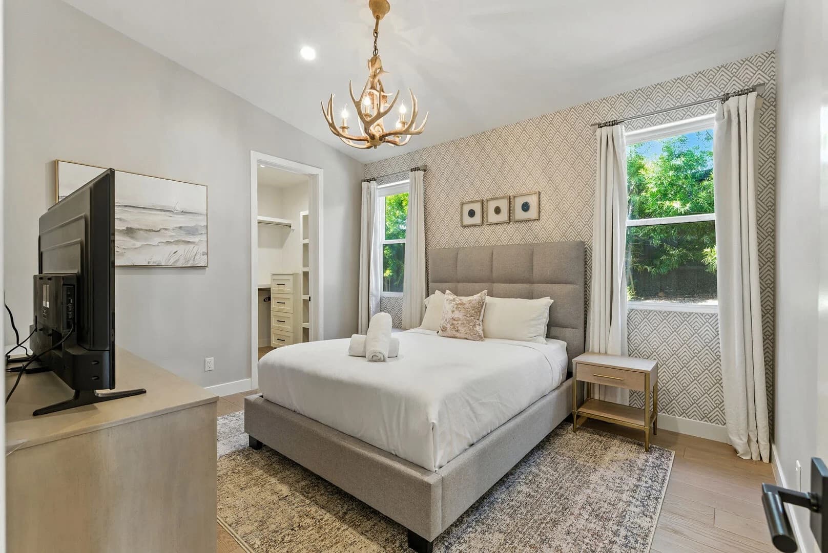 Coastal Paradise - Image 31