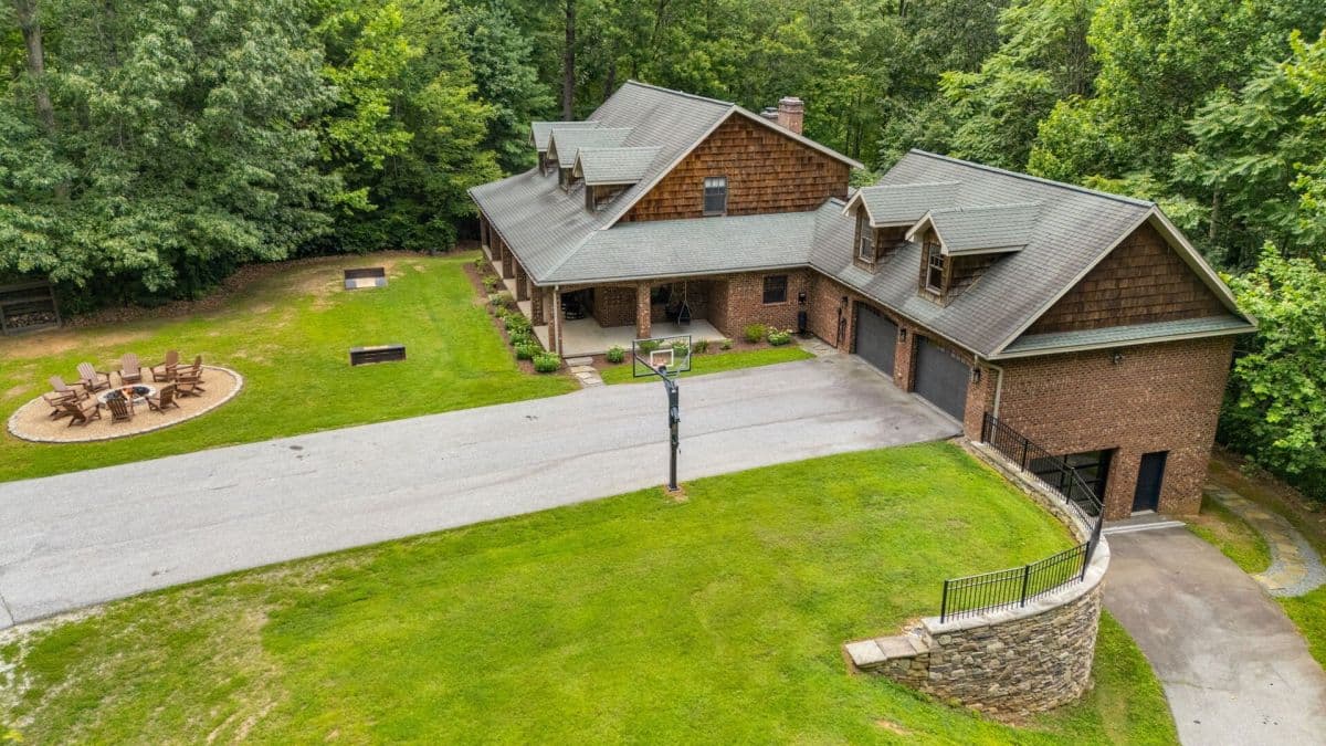 The Huntly Estate - Image 160