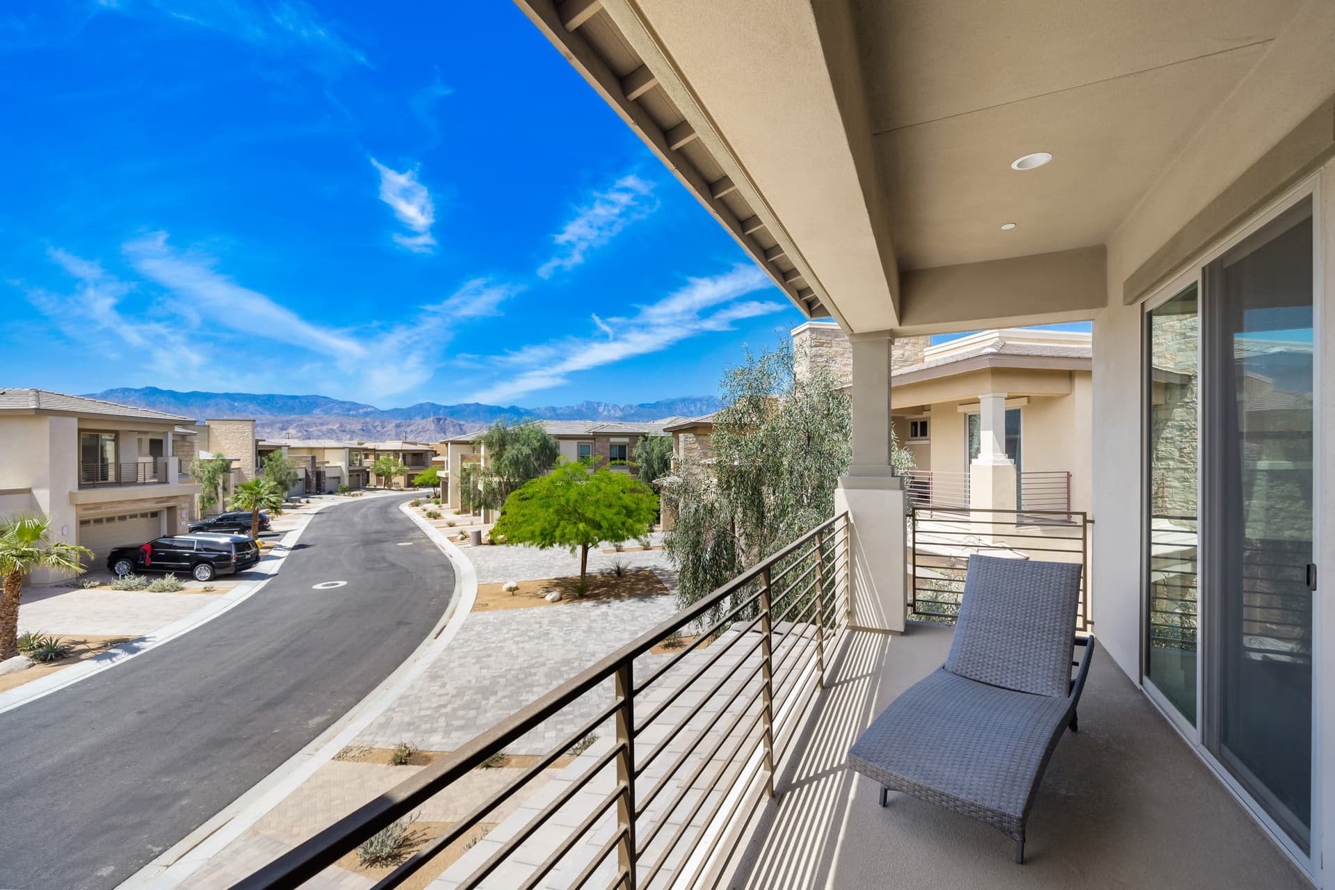 Stay Savvy in Palm Desert - Image 28