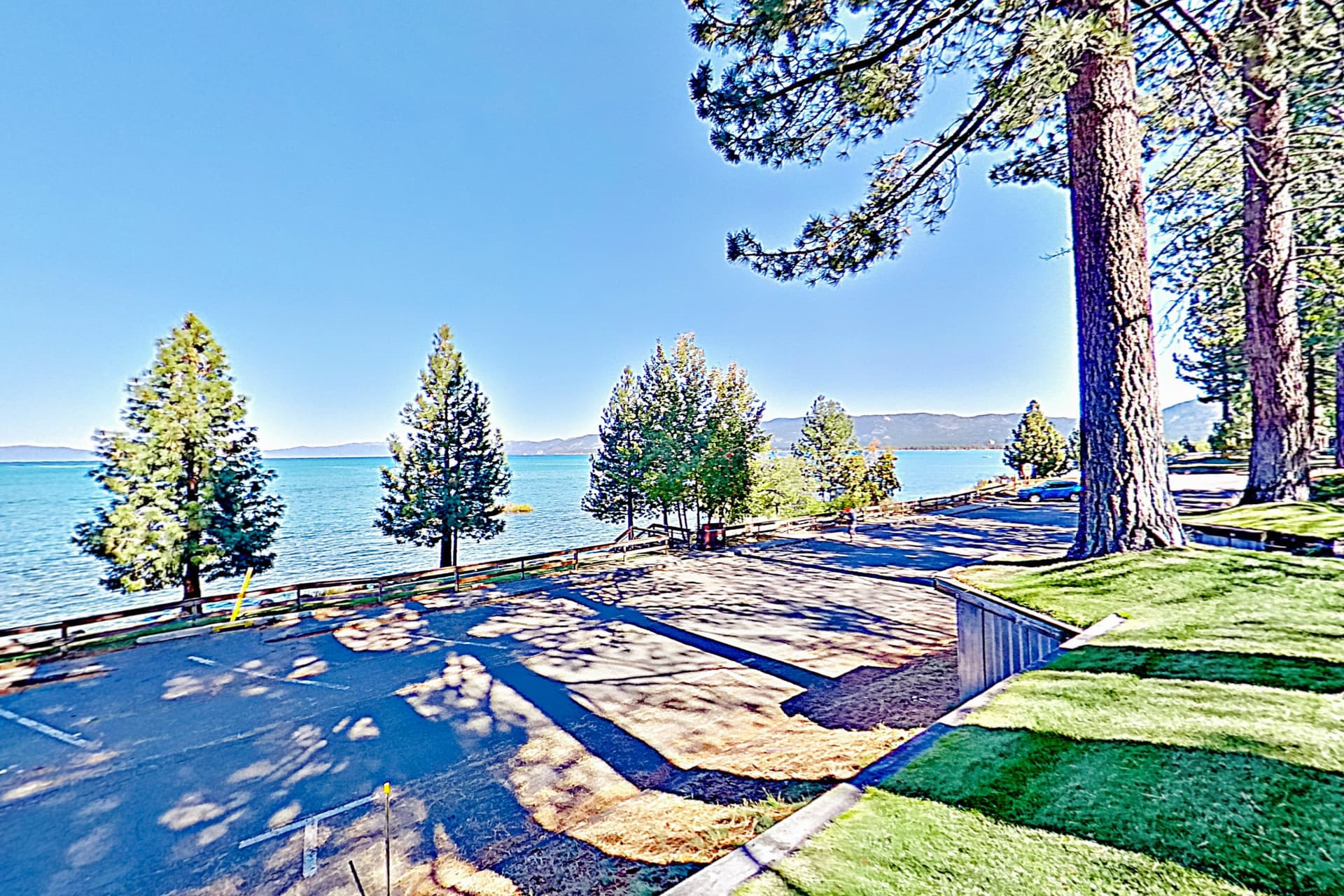 Blue Lakeview Place - Image 17