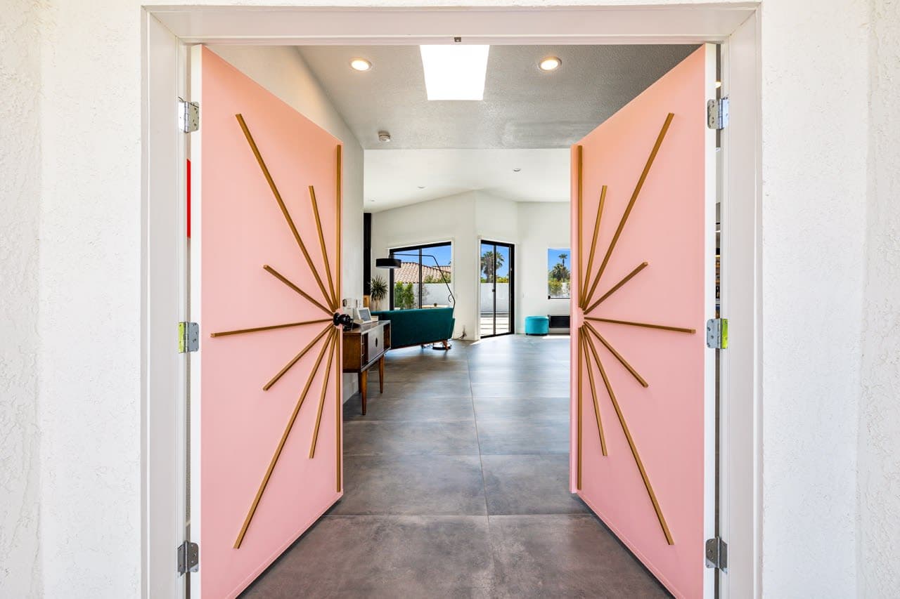 Palm Lighthouse - Image 7