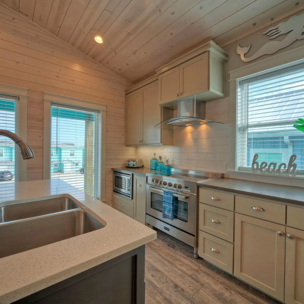 Bourbon Breeze - Image 9