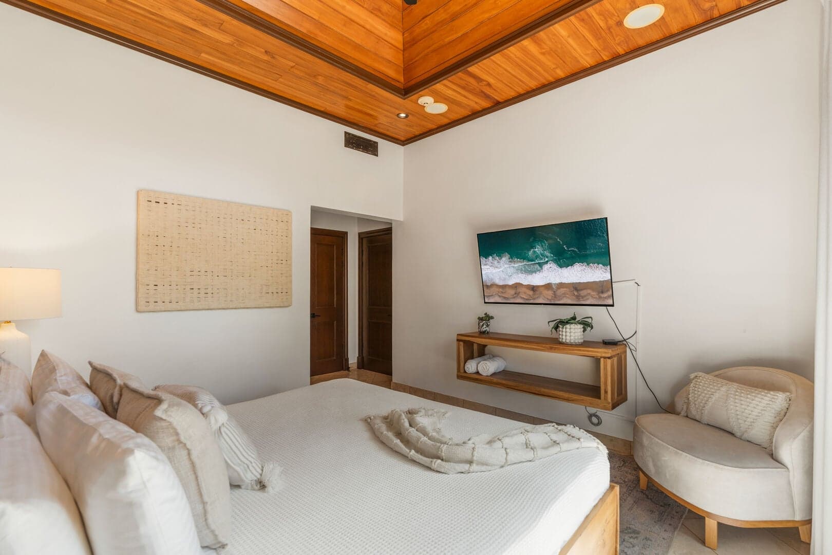 Ibis Condo #10 - Image 8