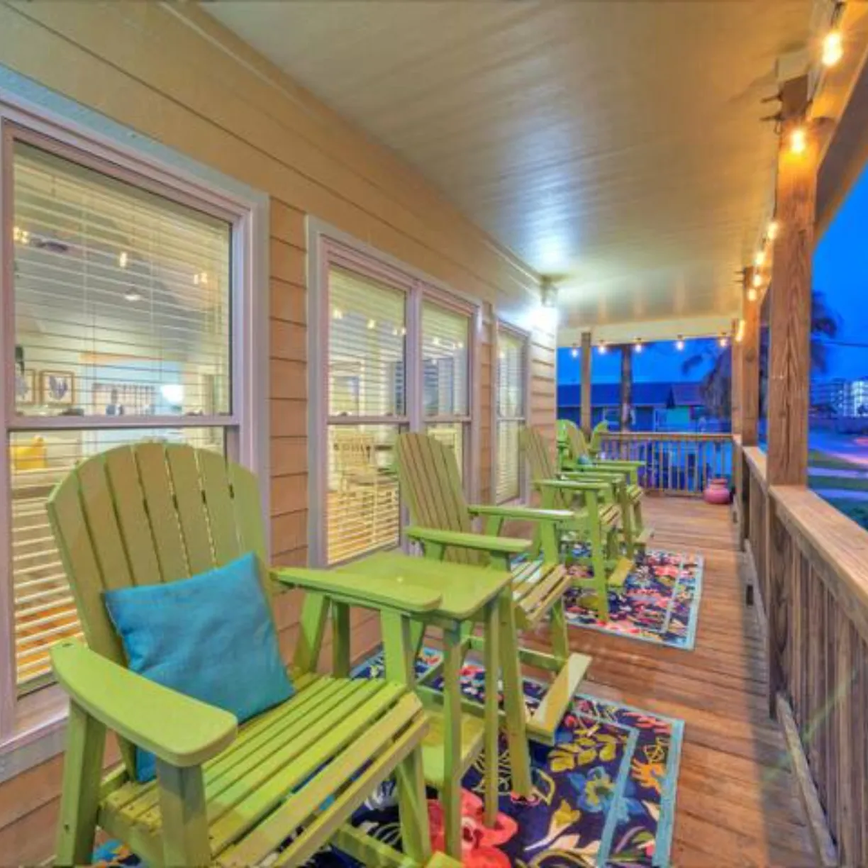 Moxy's Beach House - Image 51