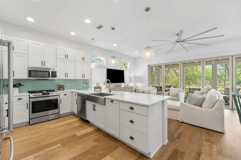 Mermaids Grotto - Image 6