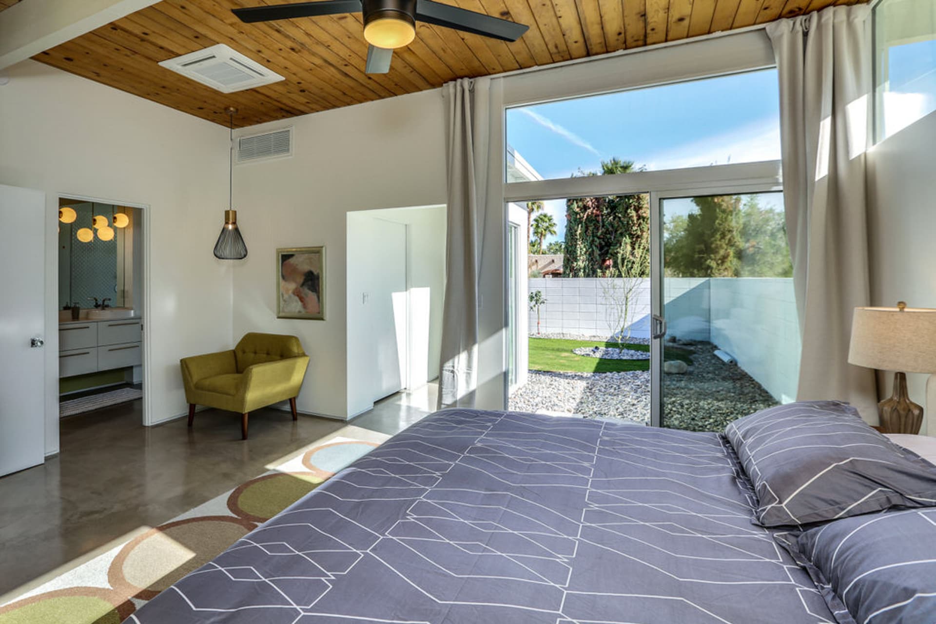 Regal Contemporary House - Image 11