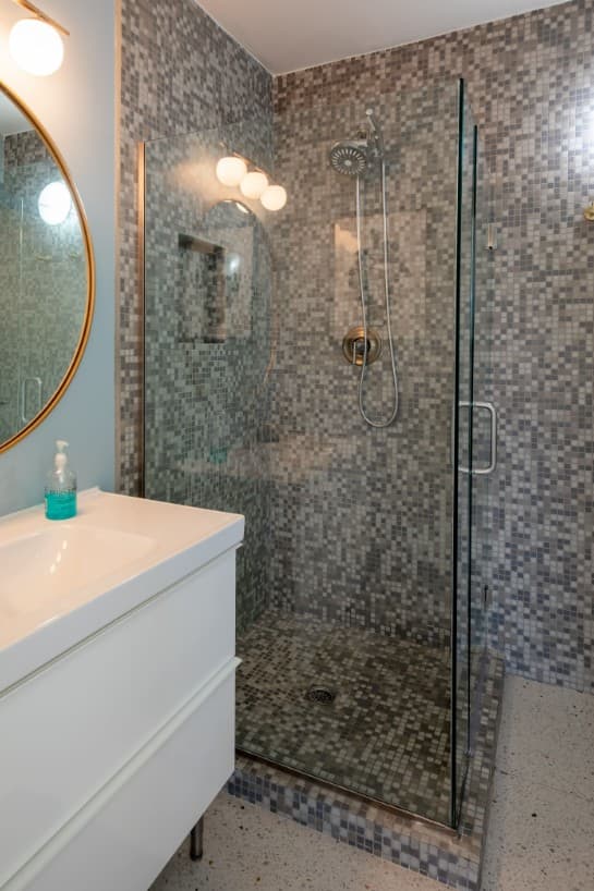 Hugh Kaptur's Mid Century Modern Oasis - Image 20