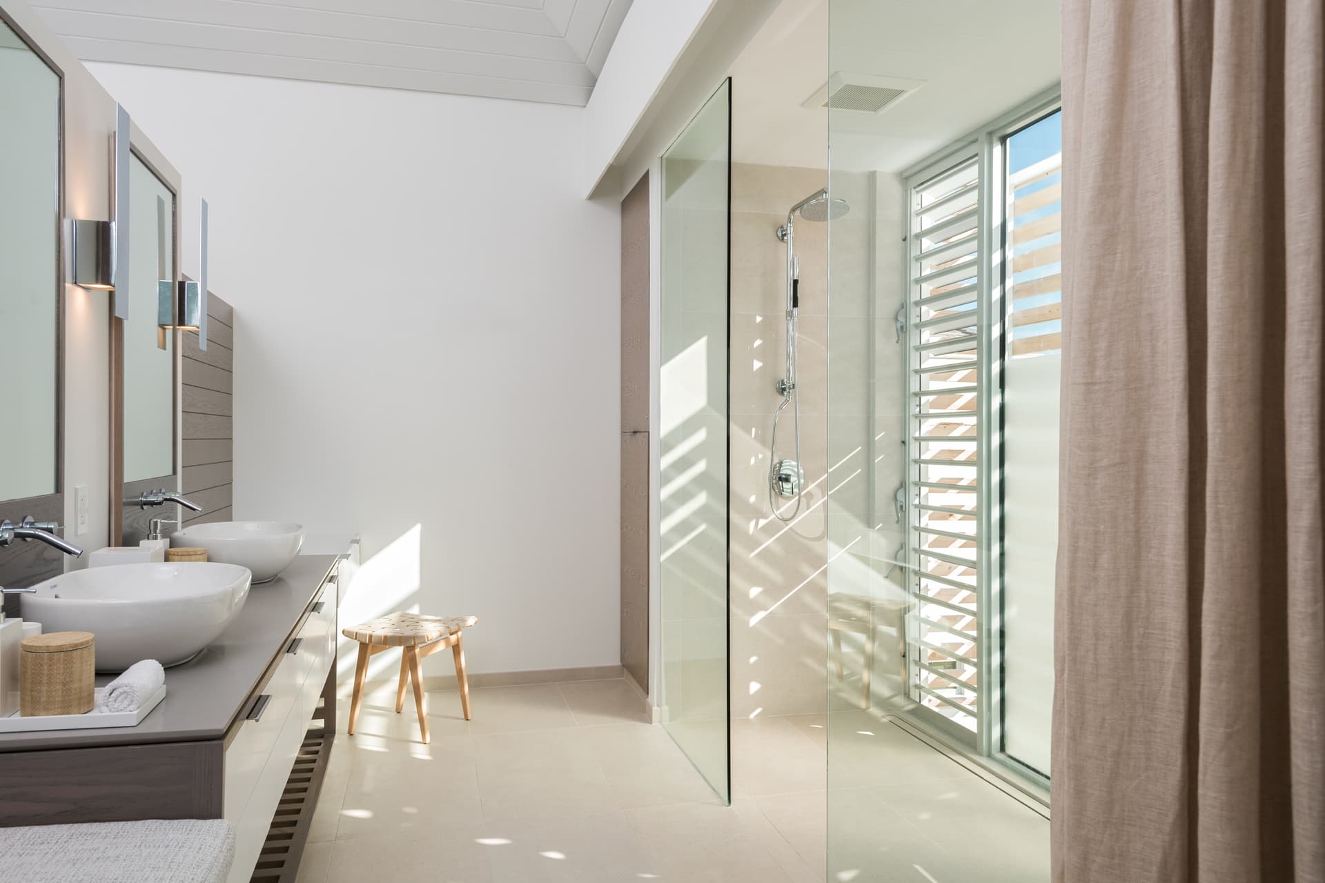 North Shore Four Bedroom Ocean View Villa - Image 5