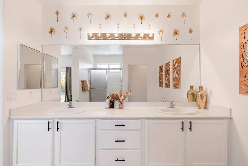 Sunny Palms - Image 14