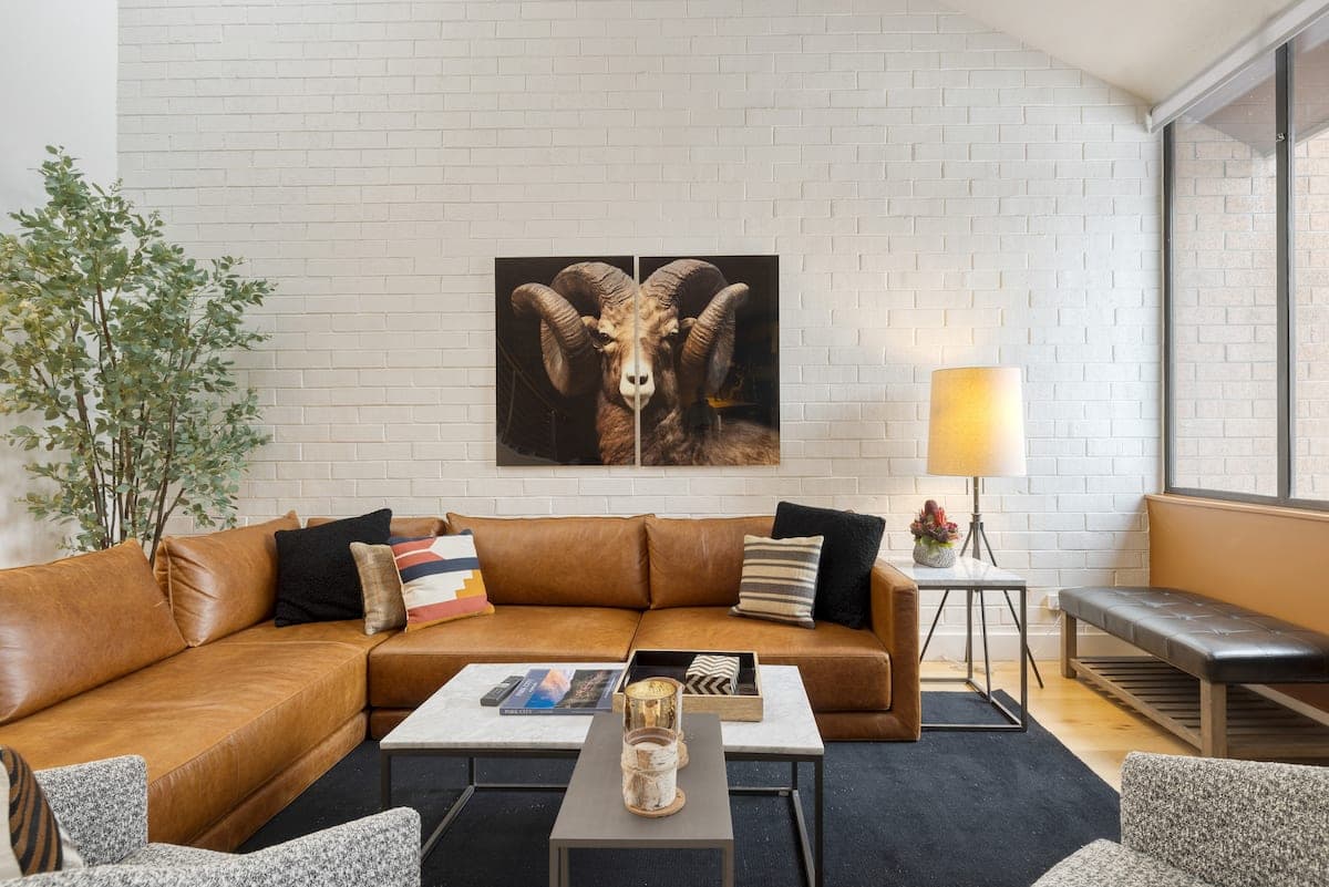 Parkside Condo - Image 4