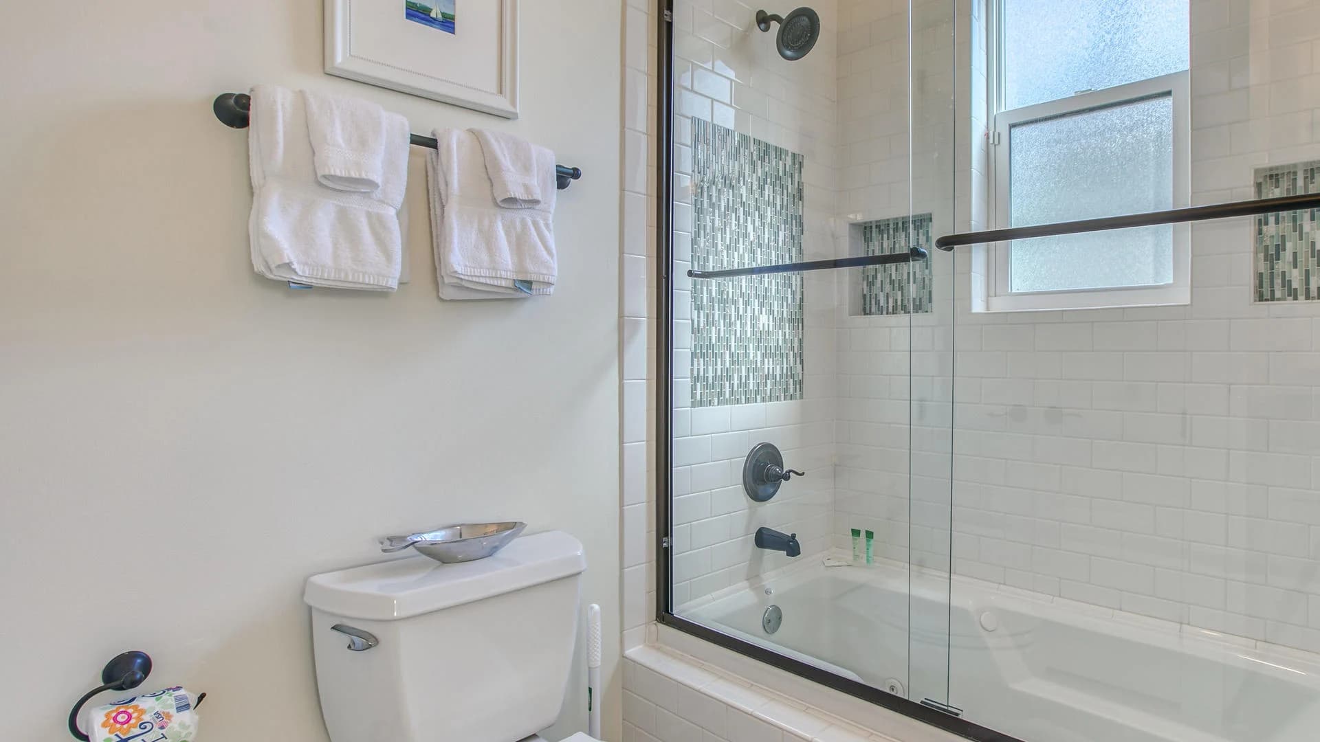 Shades of Blue House - Image 14