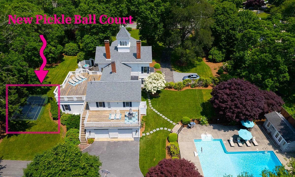 Center Of It All Estate - Image 2