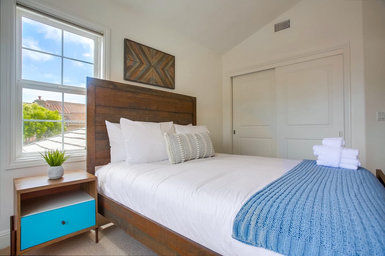 Sunset West Place - Image 24