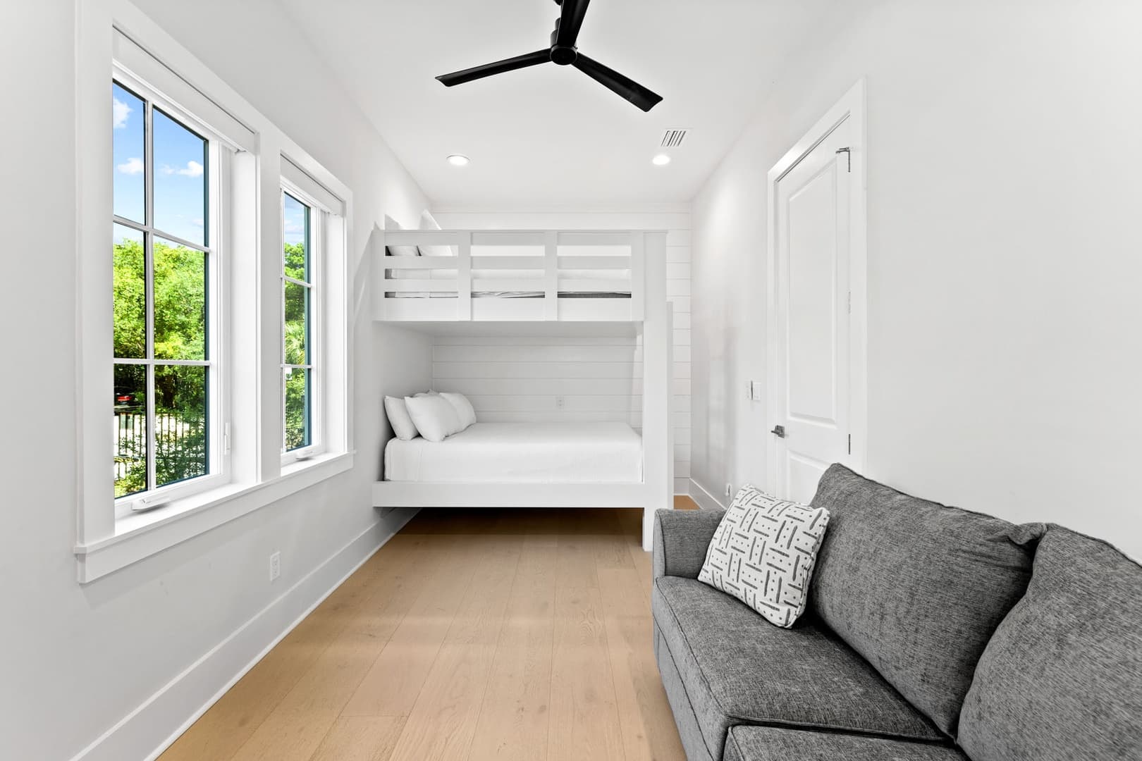 Peacock Place - Image 23