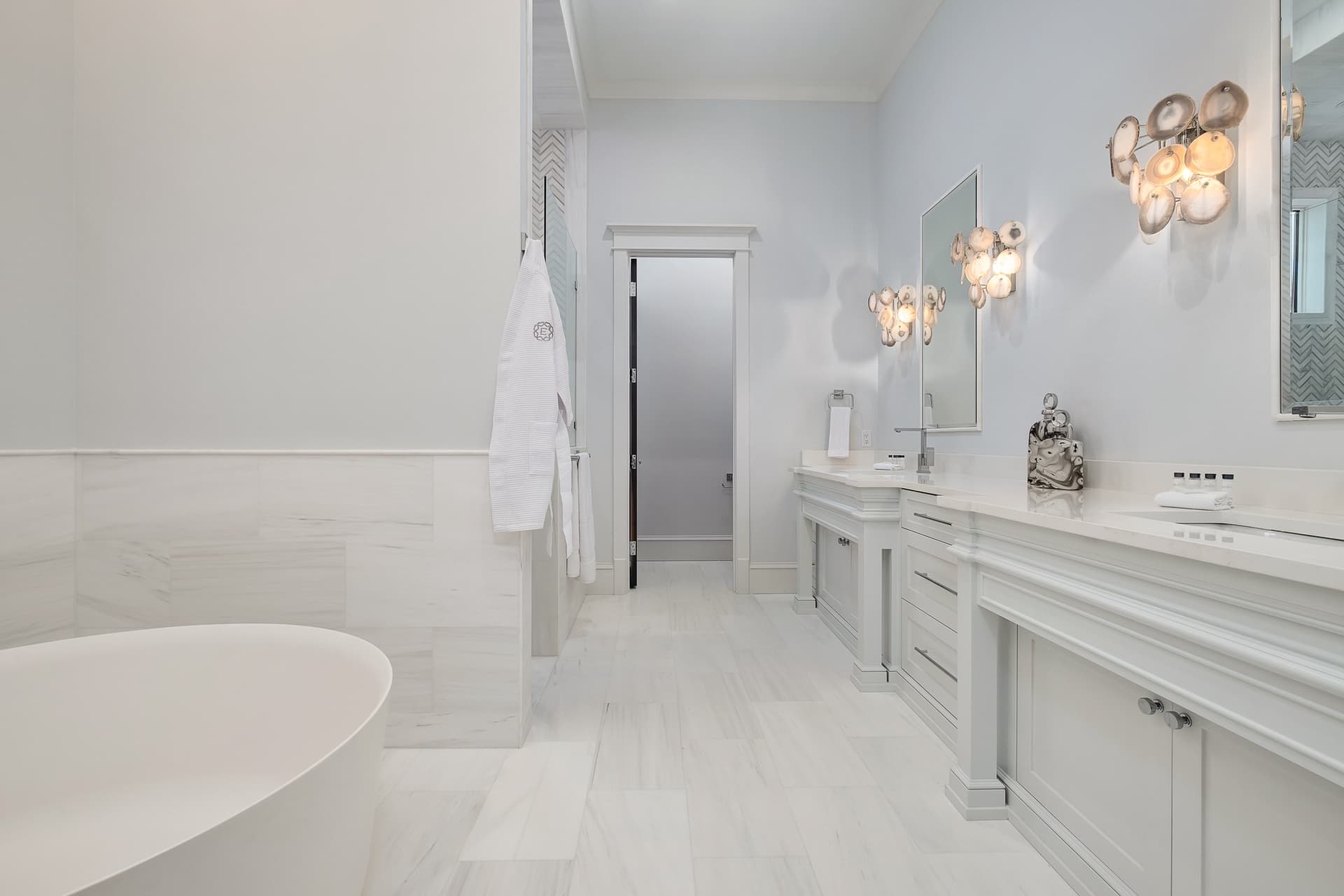 Social Manor - Image 22