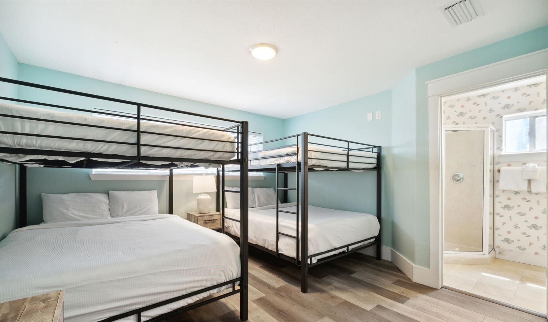 Silver Beach Retreat - Image 27