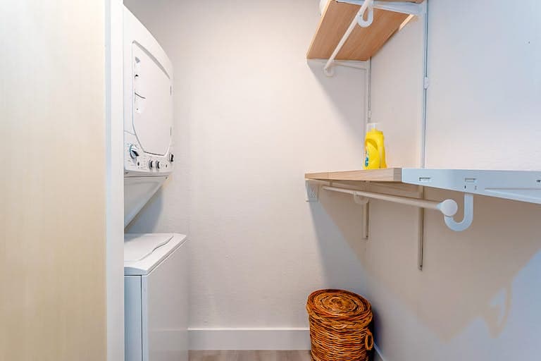 Déjà Blue - Image 18