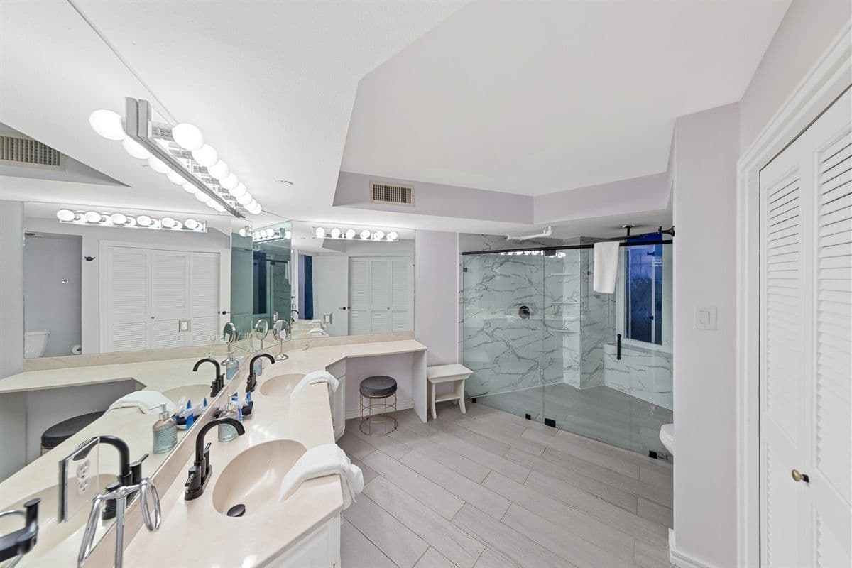 Bridgepoint Residence - Image 25