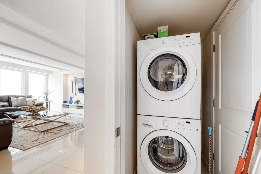 Solare Tower #705 - Image 18