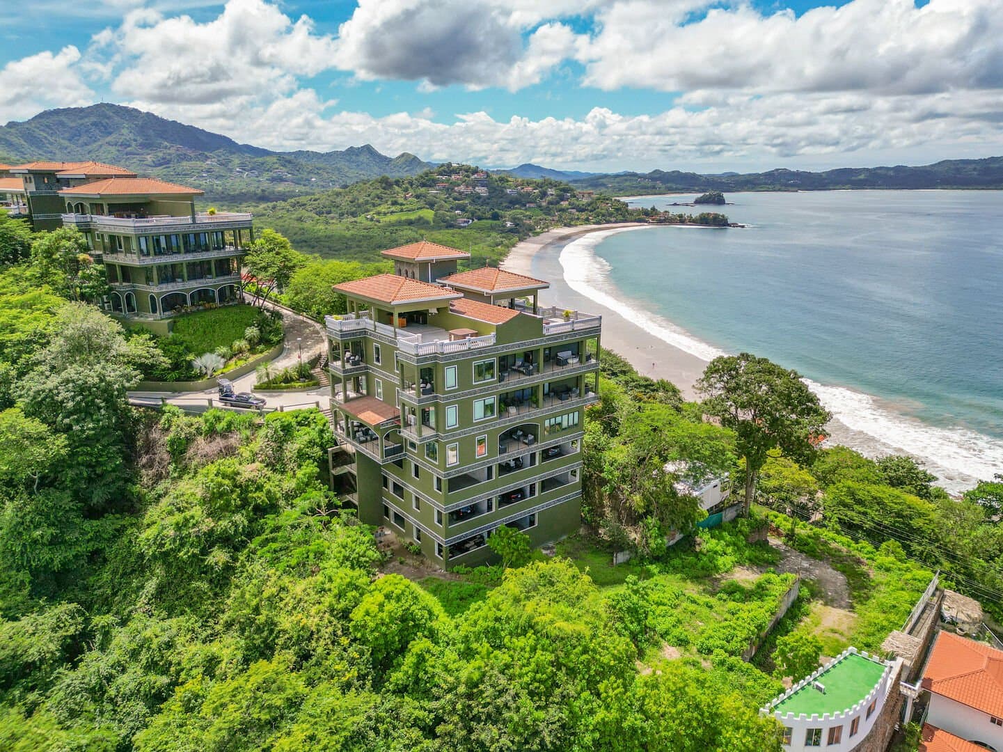 Splendor Penthouse #503 - Image 2