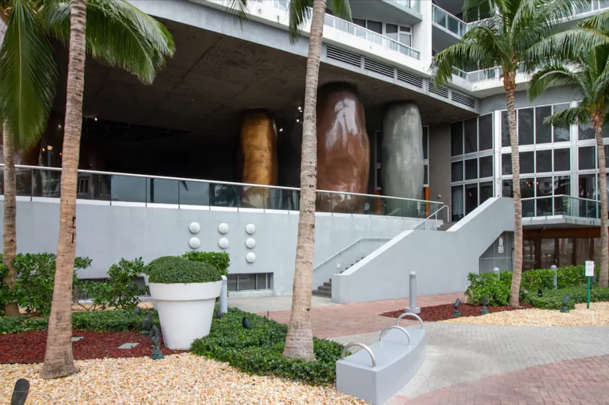 Iconic Views - Image 17